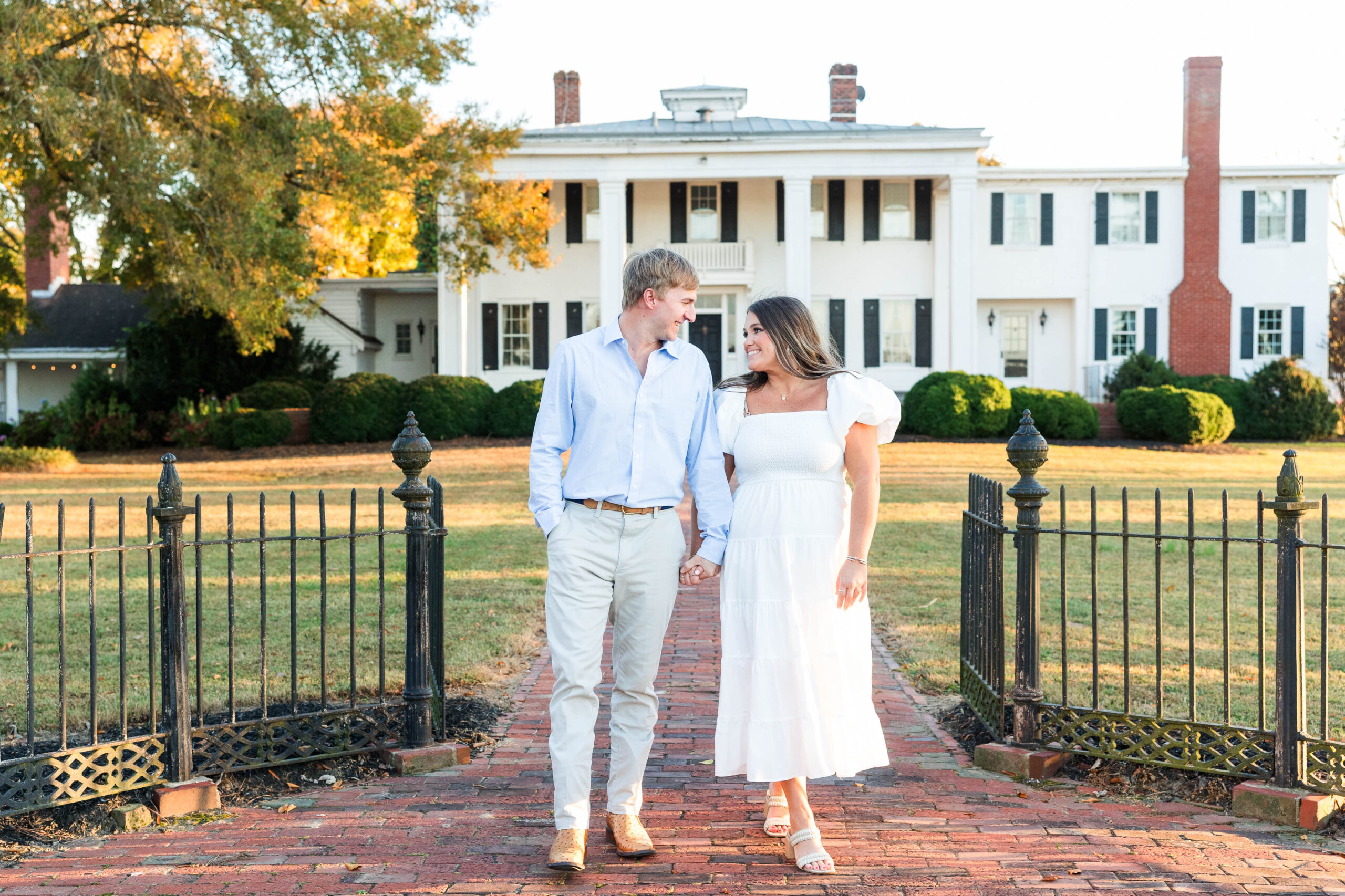 Fall Hollyfield Manor engagement session