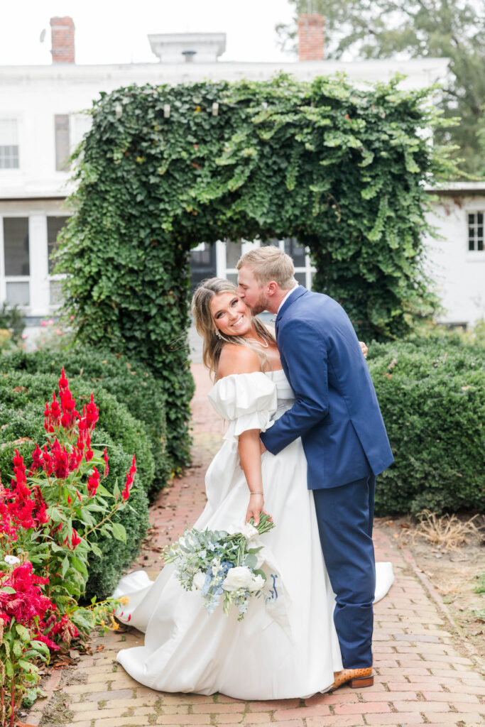 Hollyfield Manor Fall wedding