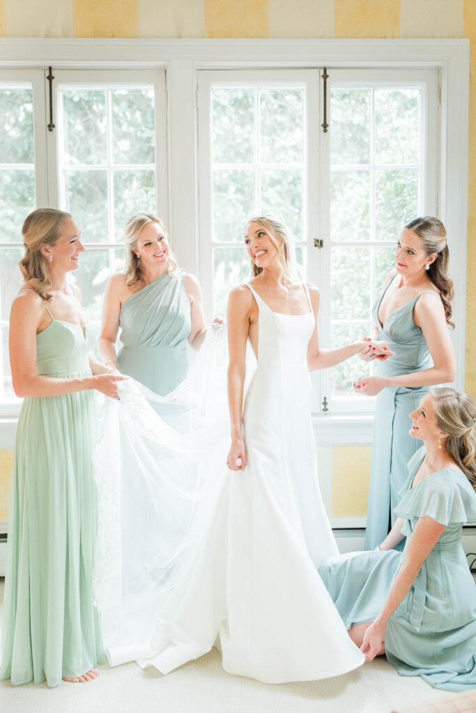 Country Club of Virginia Wedding getting ready