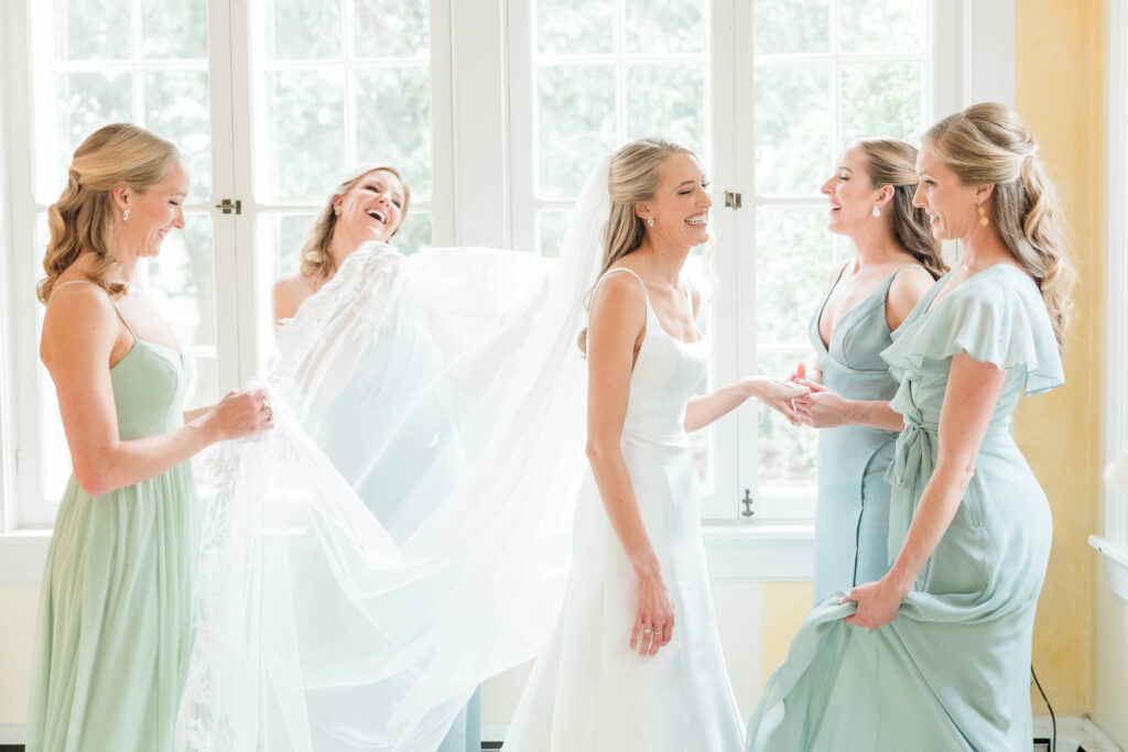 Country Club of Virginia Wedding Getting ready