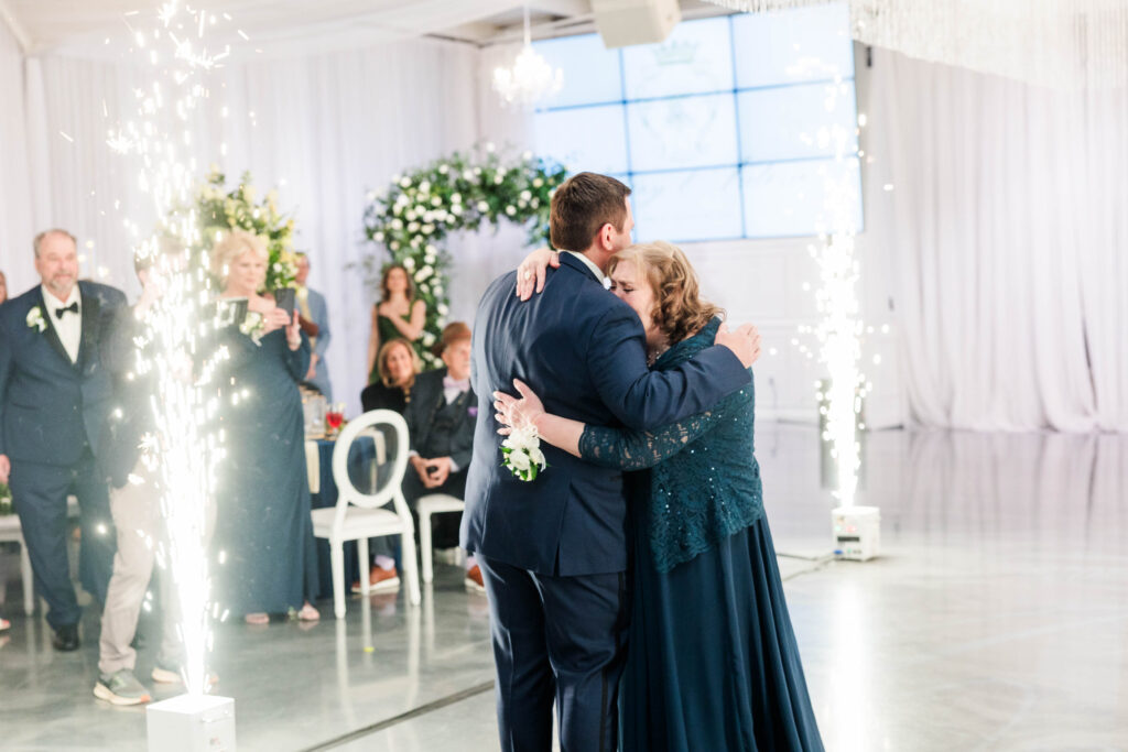 Outlook at Saddle Ridge wedding mother son dance