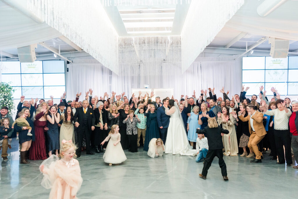 Outlook at Saddle Ridge wedding group photo